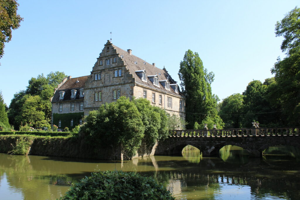 Der Bau des Wasserschlosses wird vollendet